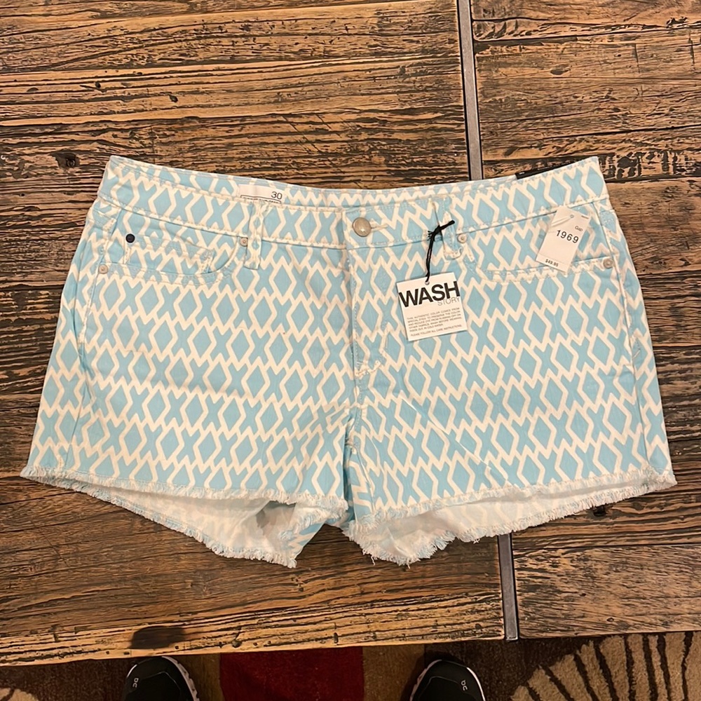 Gap “Summer Cut Offs” Size 30
